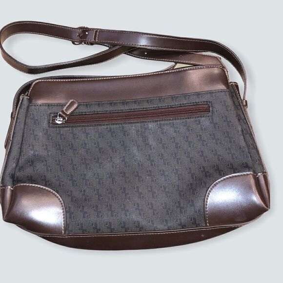 CARRYLAND AMERICA CROSSBODY PURSE 12x8x2.5 approximately Brown - Picture 5 of 8